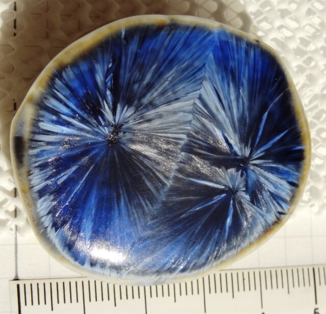 結晶釉文様のブローチ 6の画像1枚目