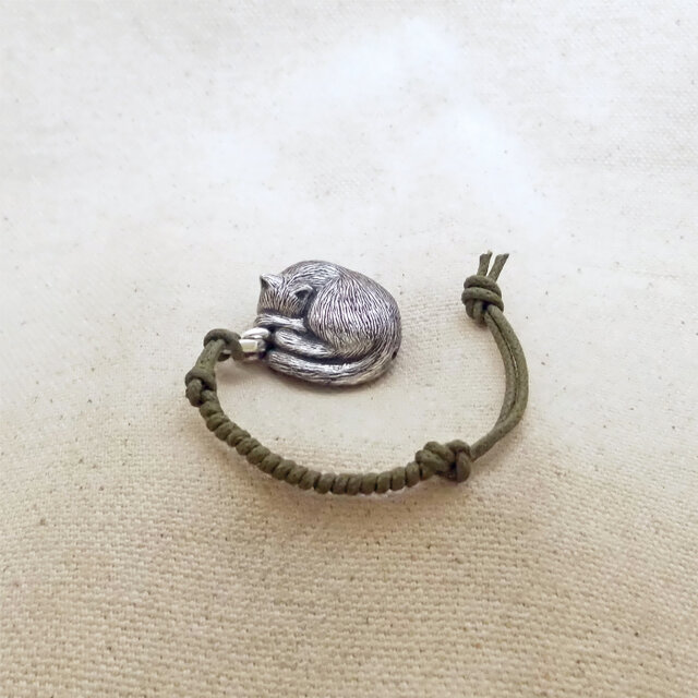 銀製の鈴『ねむり猫』(シルバー925) 縁起物・お守り・魔除け