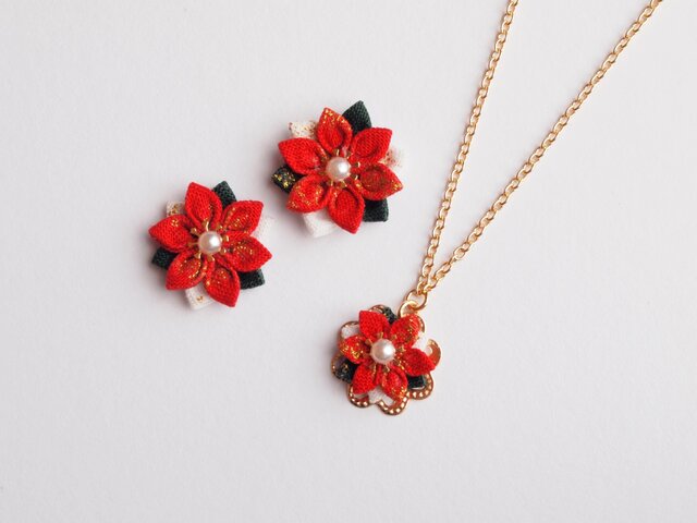 小さなポインセチアのネックレス -レッド- （ つまみ細工＊受注制作