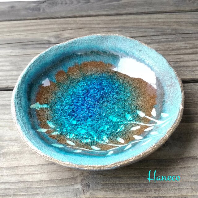 空色水たまり小皿　葉影と魚影　no. 2