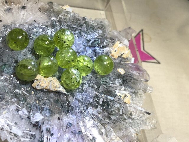 四種類の石から好きなものを3点セットの画像1枚目
