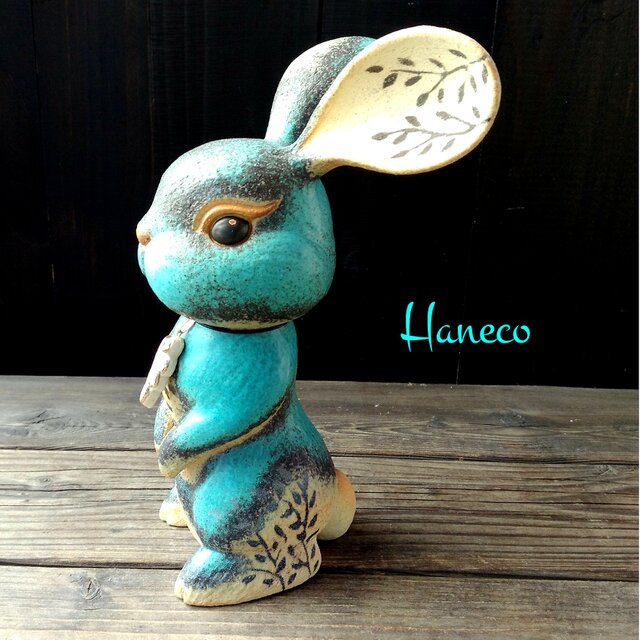 葉影の空色うさぎ　no.8