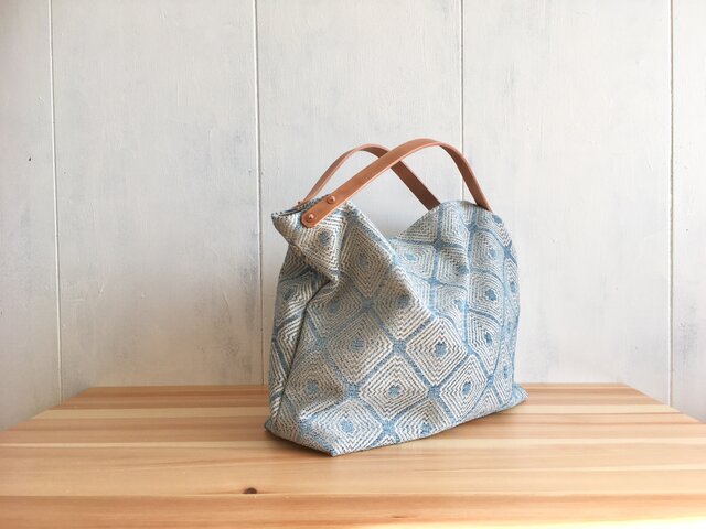 【受注製作】ヌメ革持ち手のジャカード織の鞄 アクアブルーの画像1枚目