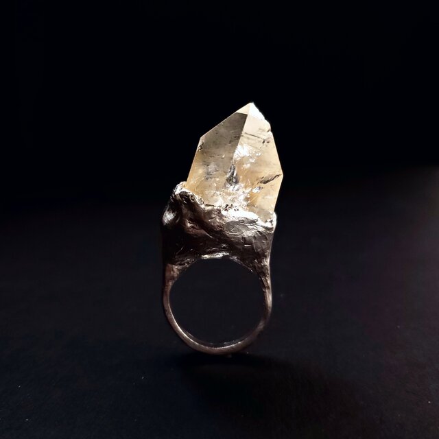 Big Crystal Unique Statement ringの画像1枚目