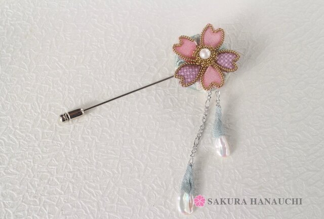 桜のピンブローチパールの花びら付き 大島紬ピンク 9007の画像1枚目