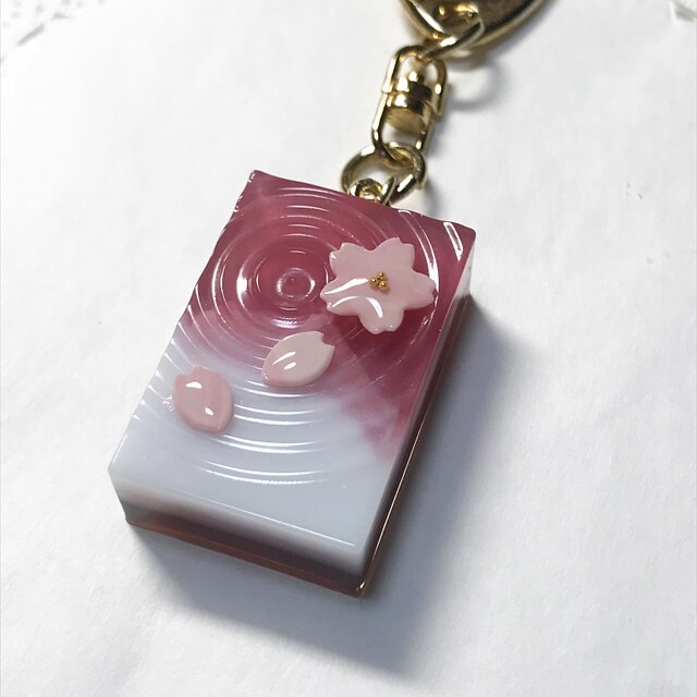 桜みるく羊羹のキーホルダーの画像1枚目