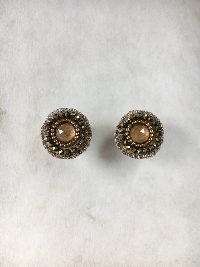 【再販】スモーキークオーツとパイライトのビーズ刺繍ピアス14kgfの画像1枚目