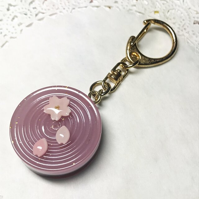 桜羊羹のキーホルダー(丸型)の画像1枚目