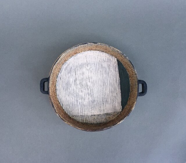化粧掻き落とし文様 皿76の画像1枚目