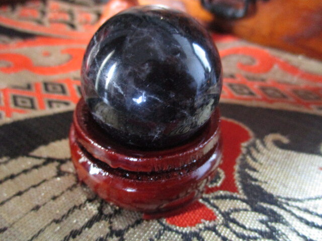 在庫限り 天然黒水晶:モリオン 丸玉 33mm 0110の画像1枚目