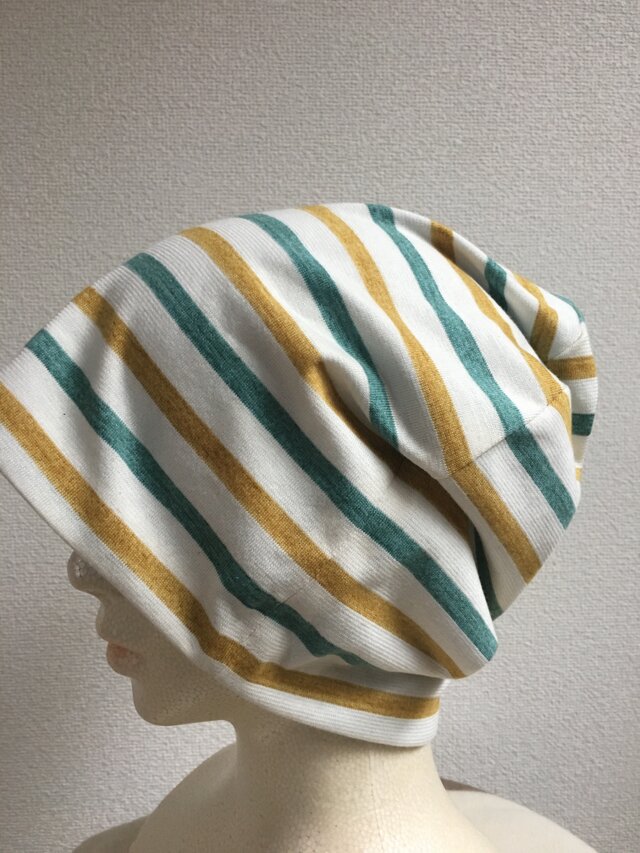 ボーダーのやわらかニット帽子の画像1枚目