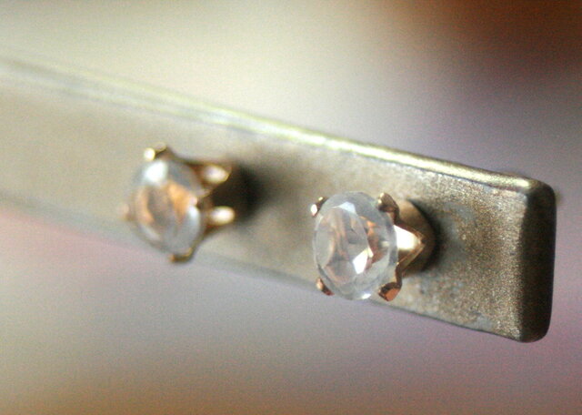 4mm*大粒クオーツ 水晶 14kgf宝石質天然石 ピアス 片耳 クリスマス プレゼント ビジュー 結婚式 ウエディングの画像1枚目