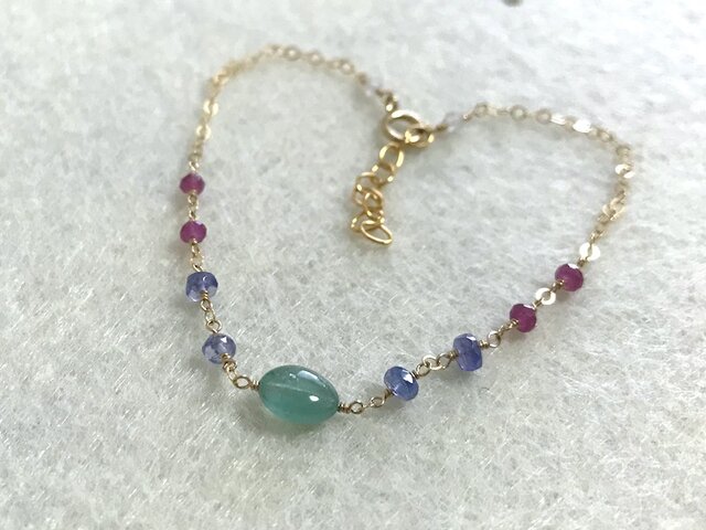 エメラルドのカラフルブレスレット【K14GF】の画像1枚目