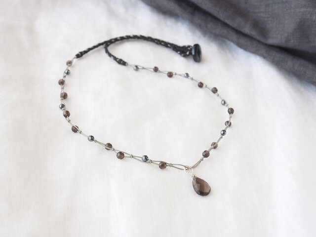 Smoky Spangled Necklaceの画像1枚目