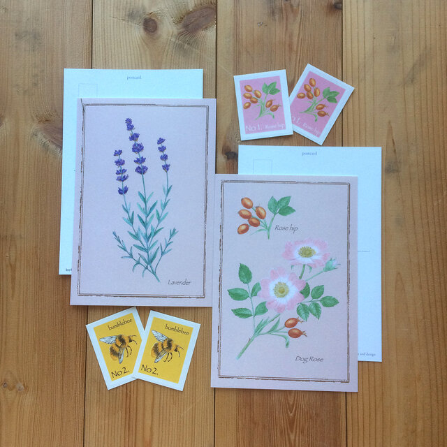ボタニカル ポストカード & 切手風シール/ラベンダーと蜂・ローズとローズヒップ(各2枚)花 植物画の画像1枚目
