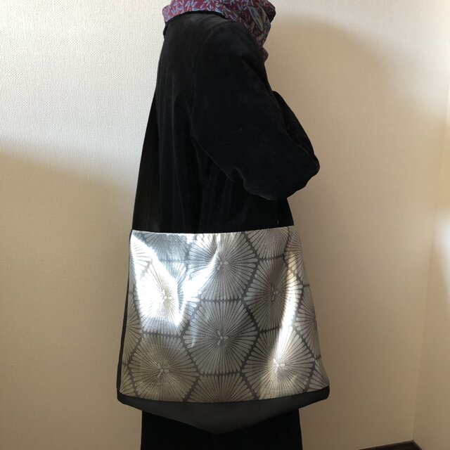 亀甲菊文様袋帯リメイクObiBagの画像1枚目