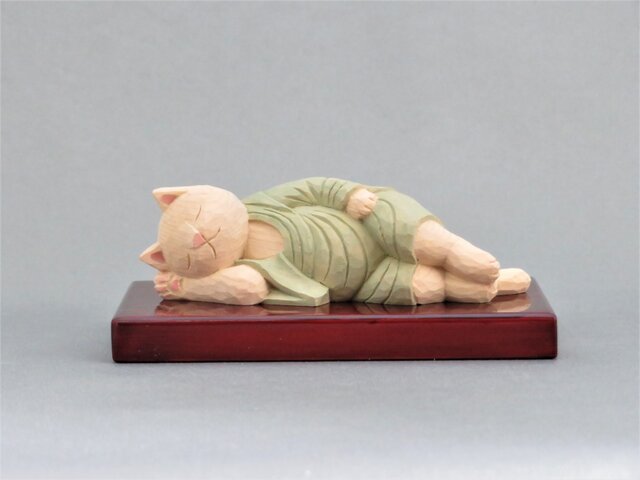 木彫り 袈裟を着た涅槃猫 猫仏1901 | iichi 日々の暮らしを心地よく