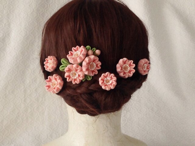 〈つまみ細工〉桜のUピン付き桜のコーム(小・サーモンピンク)の画像1枚目