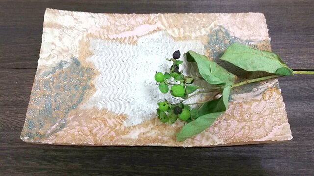 レース板皿の画像1枚目