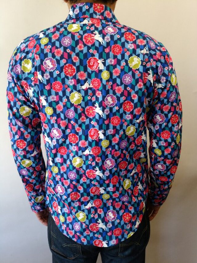 長袖和柄シャツ（矢絣に雪輪花模様に兎） | iichi 日々の暮らしを