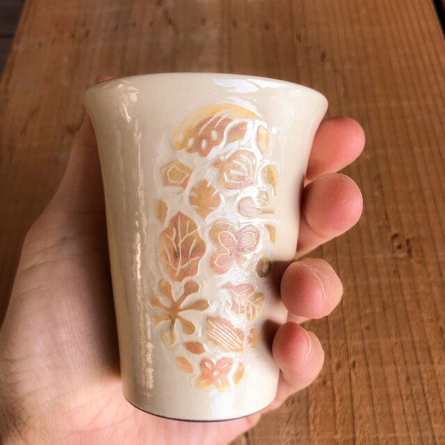 kakitoshi cup with botanical decorationの画像1枚目