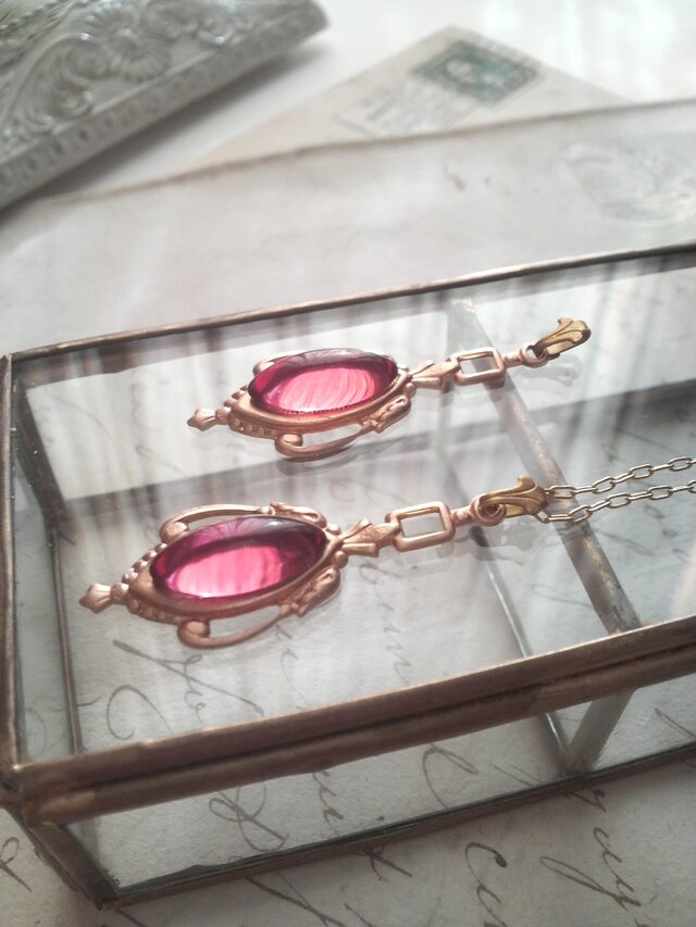 ヴィンテージ Rose-pink(15×7ミリ)Victorian ネックレスの画像1枚目