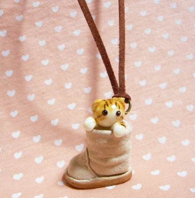 にゃんこのしっぽ〇くしゅっとブーツのネックレス〇スコティッシュ猫の画像1枚目