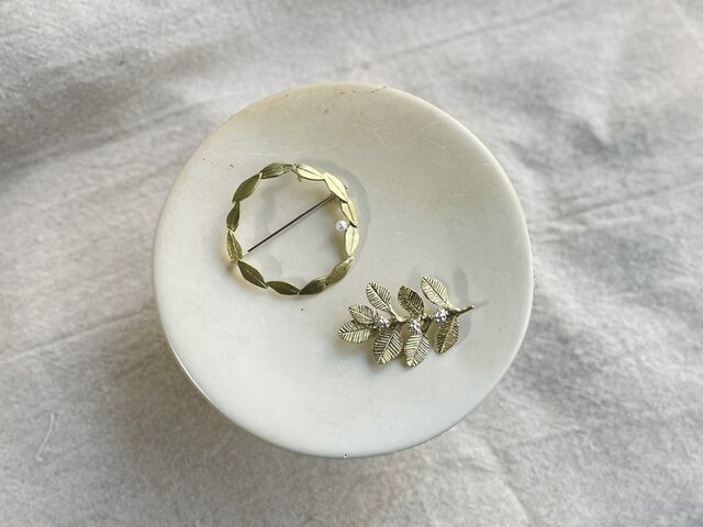 葉っぱのわ ブローチ 真鍮 -Brass | iichi 日々の暮らしを心地よくする