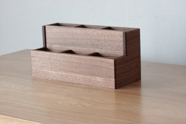 無垢材ウォールナットの便利な小物入れ （リモコン、スマホ、ペン収納