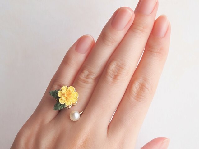 たんぽぽのリング *つまみ細工*の画像1枚目