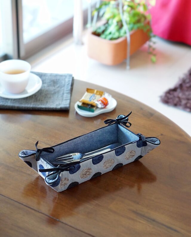 一点もの！リバーシブル・エンボスドットのカトラリー入れ