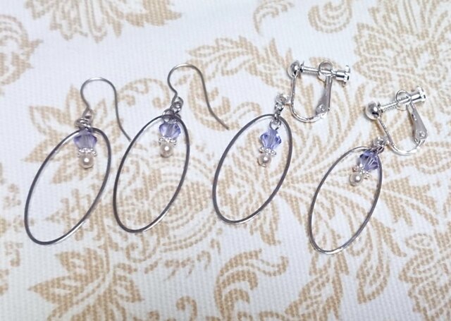 ライトアメジストカラーのスワロフスキーとちびパールのピアス/イヤリング〔305-1/306-1〕の画像1枚目