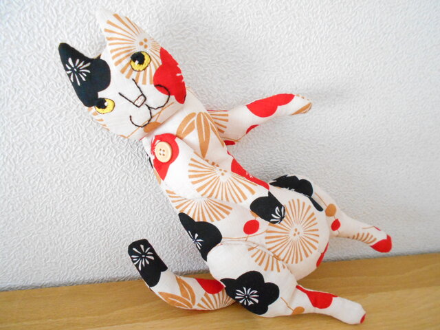 松竹梅の猫 2ひきめの画像1枚目
