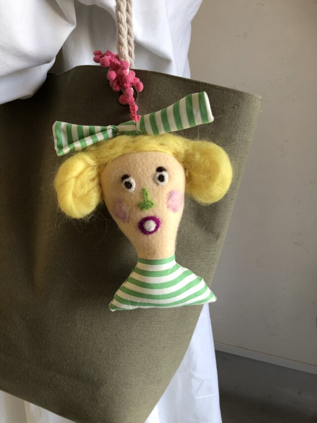 女の子の人形 Fの画像1枚目