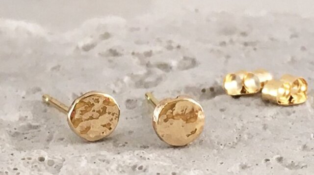 Simple Golden Studs◇ K14 ゴールドピアスの画像1枚目