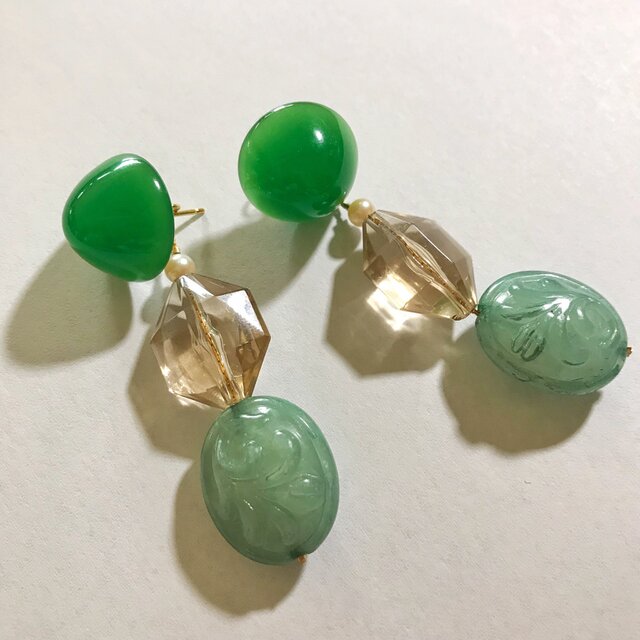 vintage acrylic pierceの画像1枚目