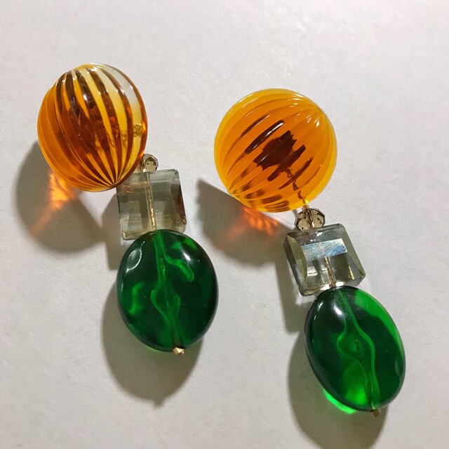 vintage acrylic pierceの画像1枚目