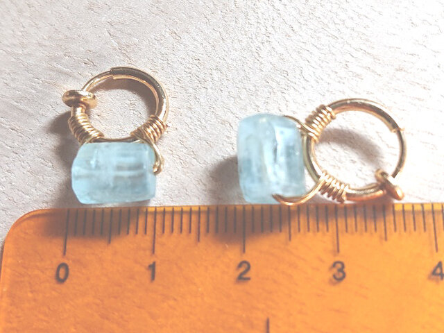 アクアマリンフープイヤリング | iichi 日々の暮らしを心地よくする