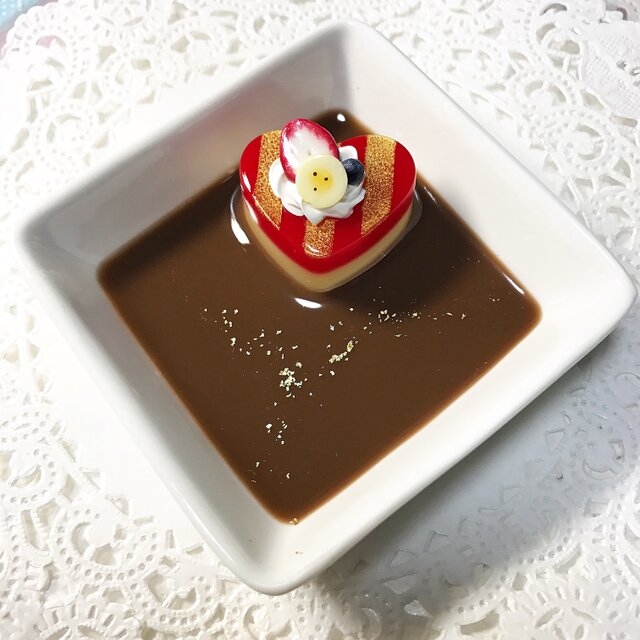ストライプハートケーキのアクセサリートレイ2の画像1枚目