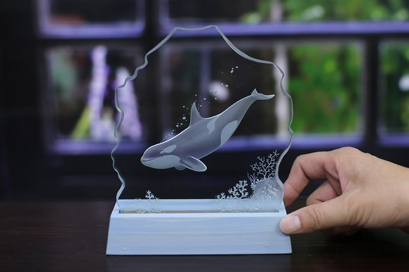 オルカ シャチ のled照明付き小さなエッチングガラス パネルオブジェ Iichi ハンドメイド クラフト作品 手仕事品の通販