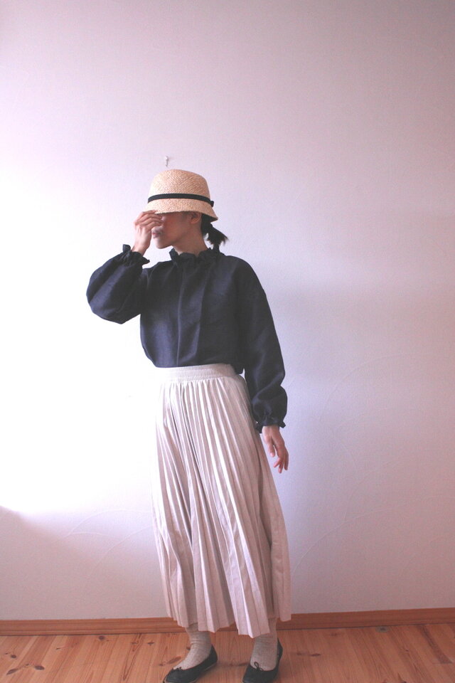 新作　リネン　スタンドフリルのプルオーバー