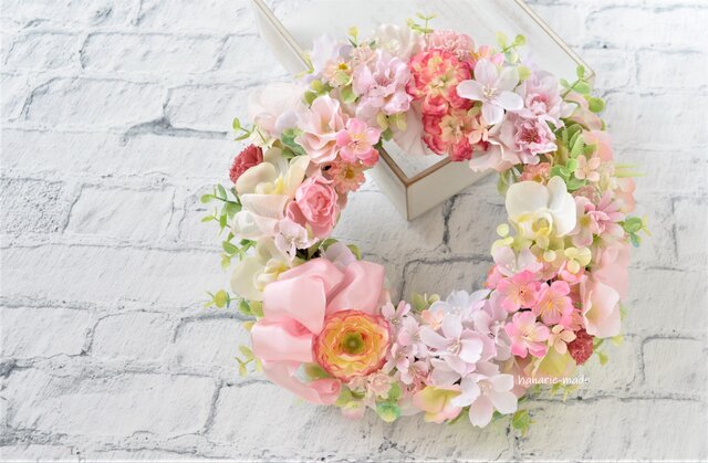 幸せはこぶ 春の花のリース：さくら 桃 ピンク 胡蝶蘭 | iichi 日々の