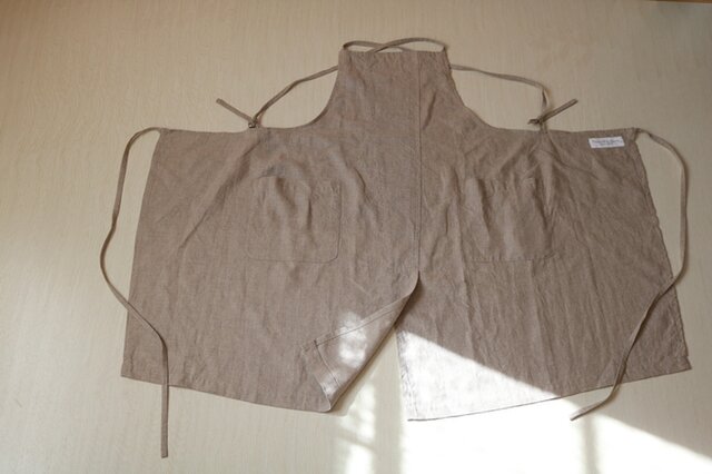 85cm丈バッククロスエプロン／リネン(生成) | iichi 日々の暮らしを