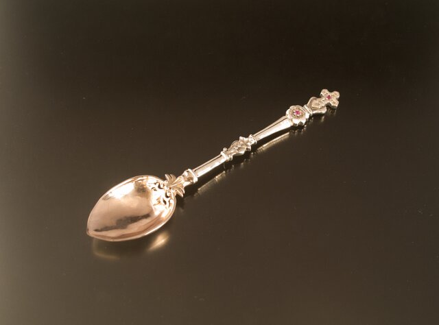 inGod jewels 珈琲スプーン 『クロスハートフラワー』 シルバー製 誕生石Aの画像1枚目