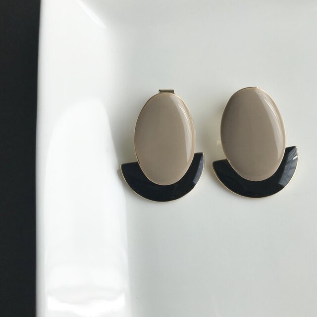 DAEN beige×blackの画像1枚目
