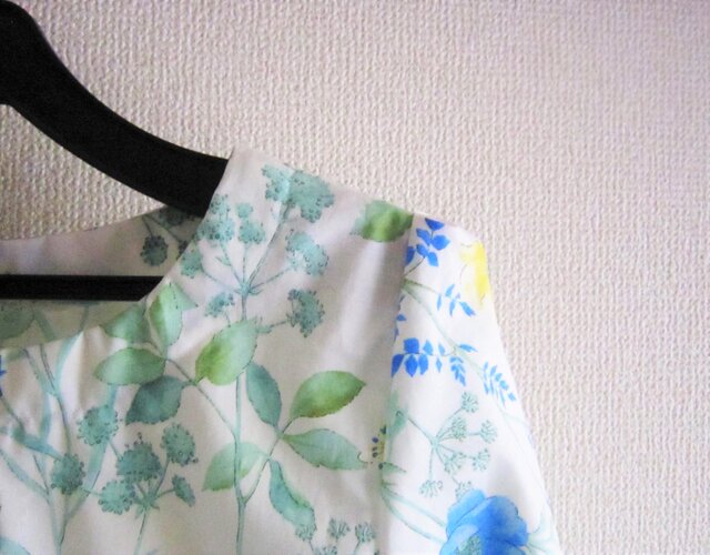 花のブラウス84の画像1枚目