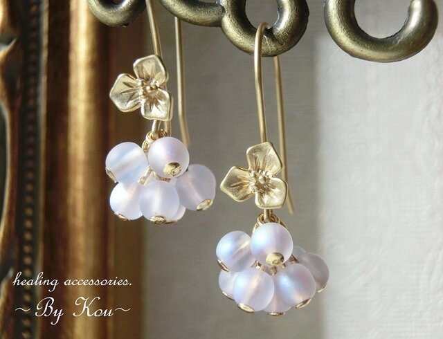 *.*✿春色アレキサンドライトのflowerピアス✿*・*Gの画像1枚目