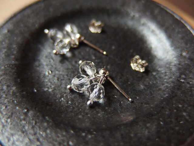【silver925】水晶の輝く粒々ピアスの画像1枚目