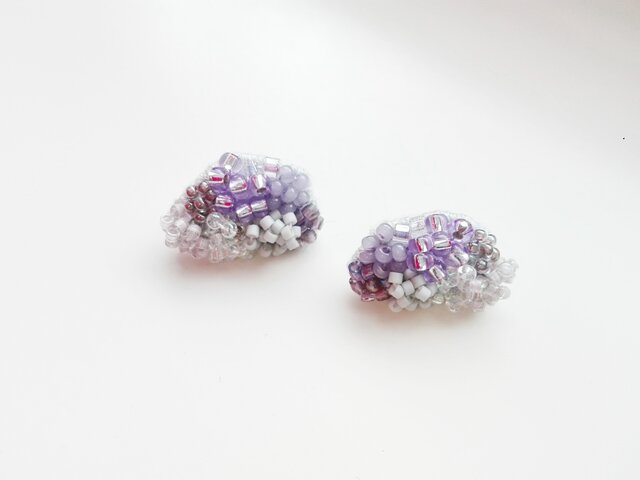 刺繍ピアス ライラックの花束の画像1枚目
