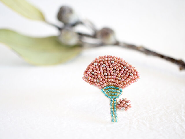 UNDERCOVER butbeautiful期　アンティークビーズ　ブローチ UNDERCOVER butbeautiful期 アンティークビーズ ブローチ